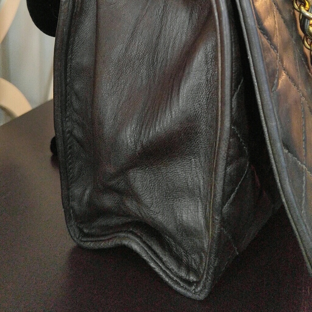 🔗SOLD🔗CHANEL RUNWAY/PROTOTYPE Vintage Flap Bag! - Picture 7 of 8